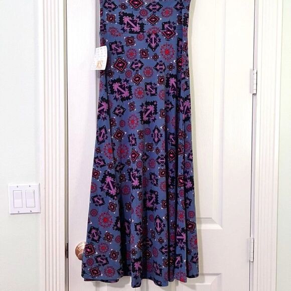 LulaRoe NWT  Maxi Pull-on Skirt- Gray Black Purple Red Aztec Design- Size XS - Picture 1 of 7
